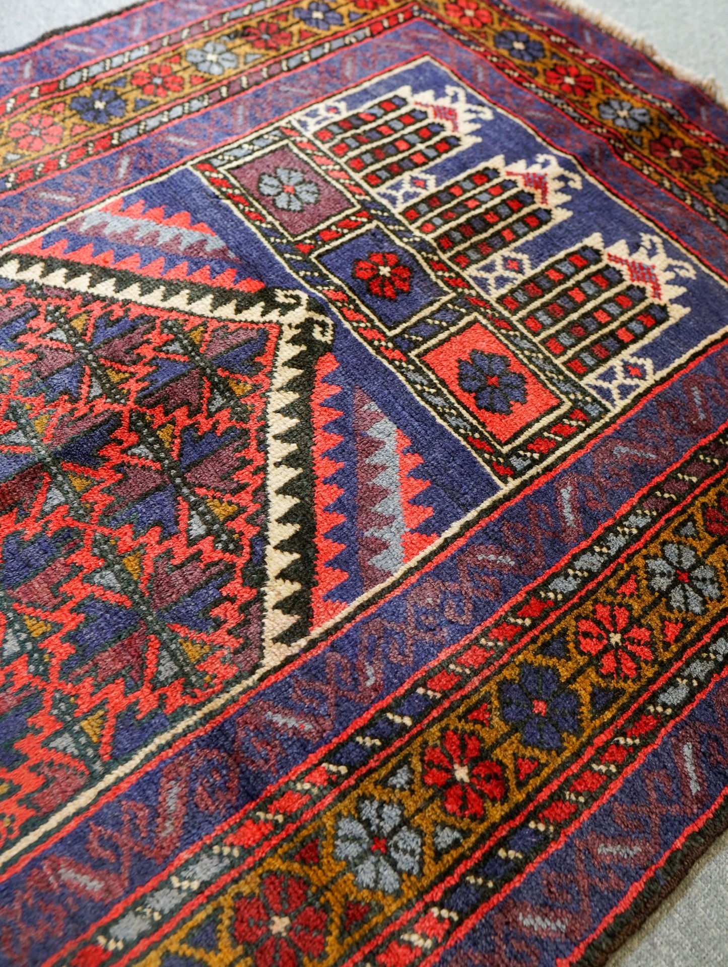 141×89cm バルーチ 手織り絨毯 　ペルシャ絨毯 トライバルラグ　ヴィンテージラグ Prayer Rug